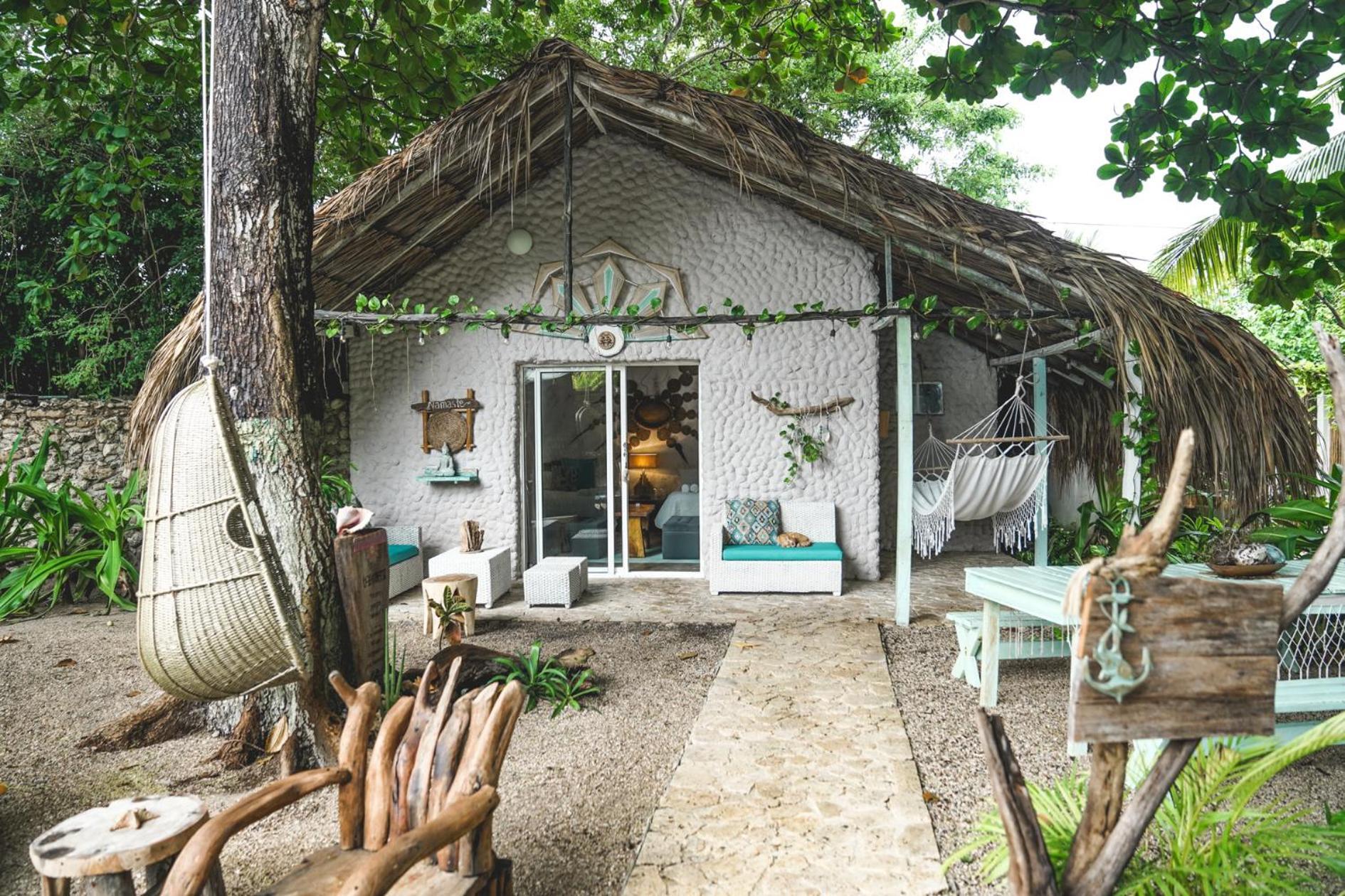 Namaste Club & Playa de Punta Arena
